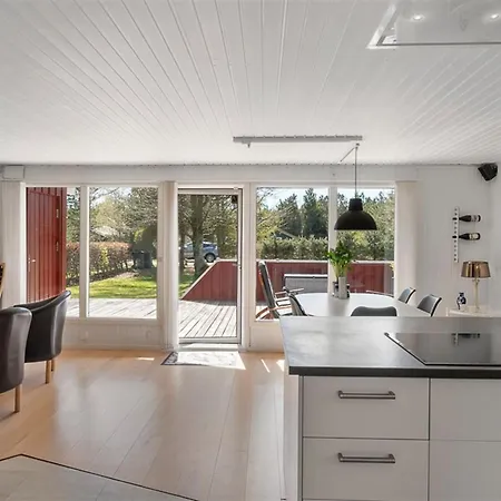 Ulfsten - 2km From The Sea By Interhome Saltum