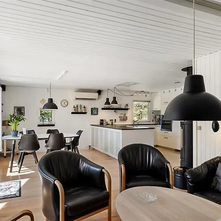 Сasa de vacaciones Ulfsten - 2km From The Sea By Interhome Saltum