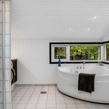 Ulfsten - 2km From The Sea By Interhome