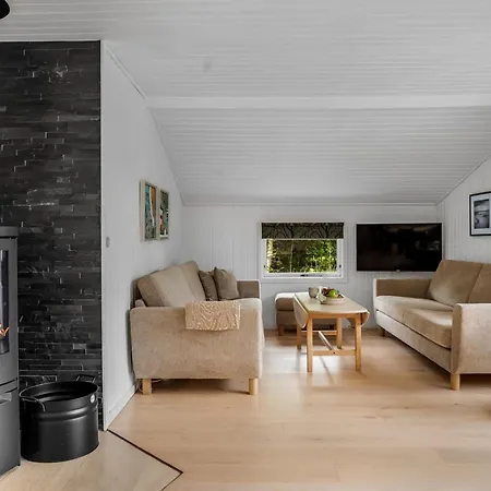 Ulfsten - 2km From The Sea By Interhome Saltum